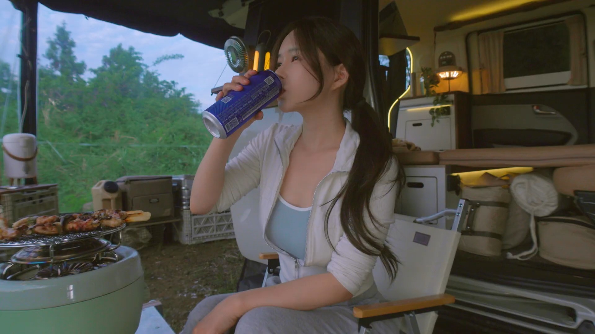 爱心驿站、人防纳凉中心、喷洒作业……各地积极“战”高温保民生